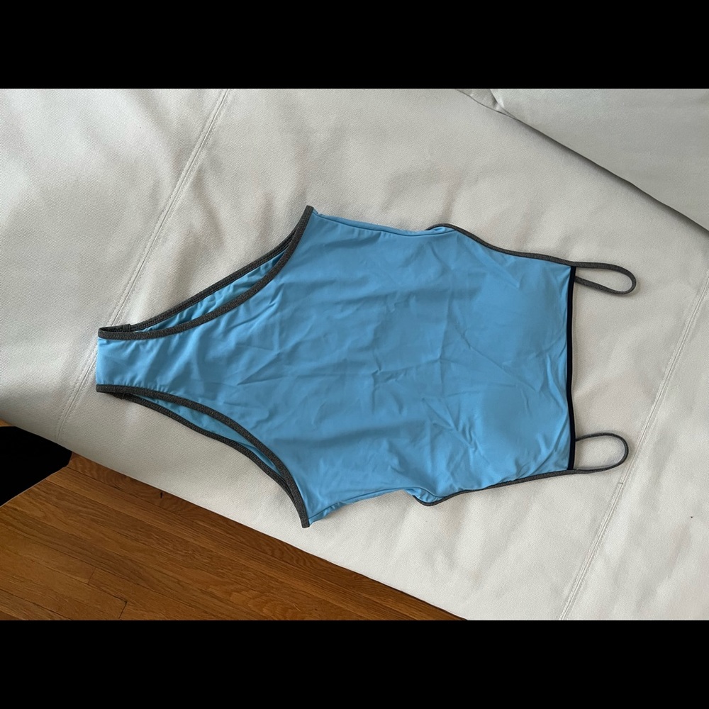 Swimsuit new m size color blue
